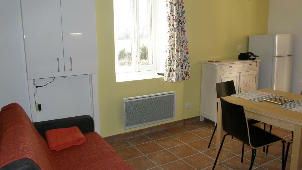 Gite Du Gardien Saint-Martin-de-Crau Exterior foto